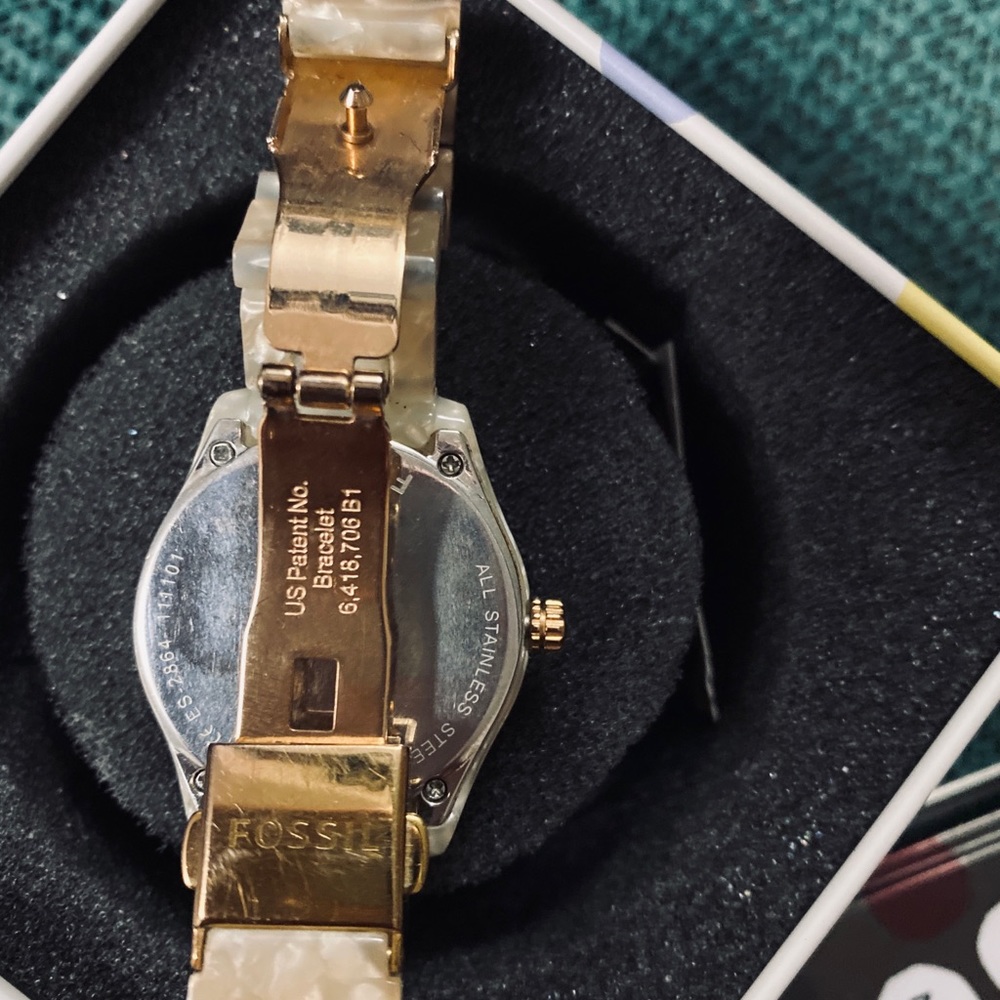 Fossil Watch - Picture 2 of 3